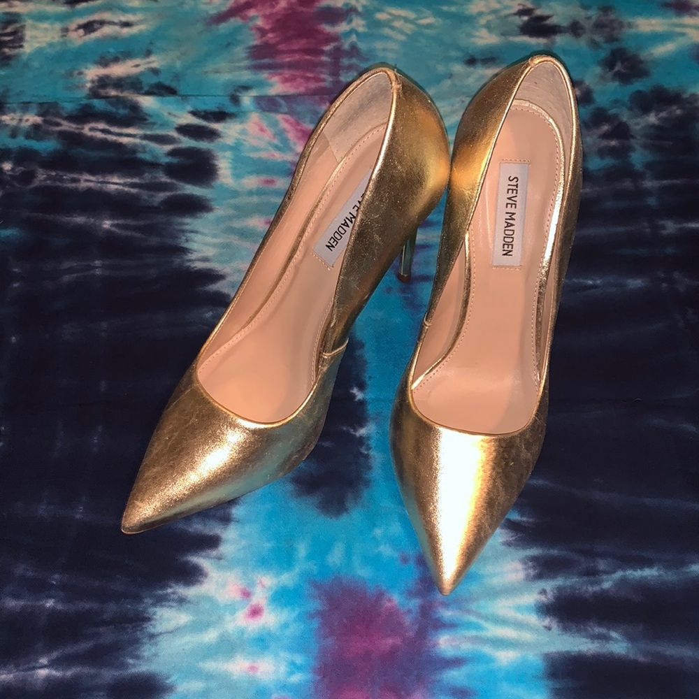 Metallic gold Steve Madden stilettos. Size 8 1/2